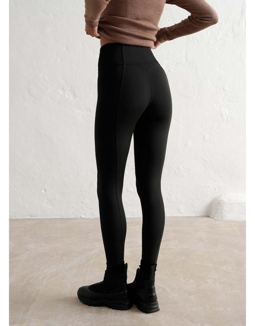 Aim'n - Wärmende Leggings in Schwarz mit Biesen von Aim'n