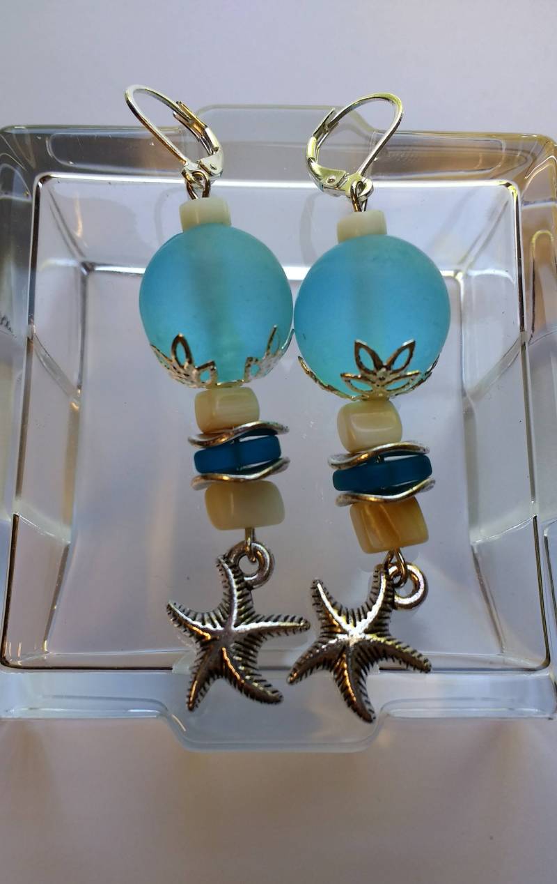 Ohrringe, Hellblau Und Türkis Meer Glas Mit Wellig Abstandshalter Mutter Der Perlen, Antiksilber Ton Seestern Komponenten von AimeeGJewelry