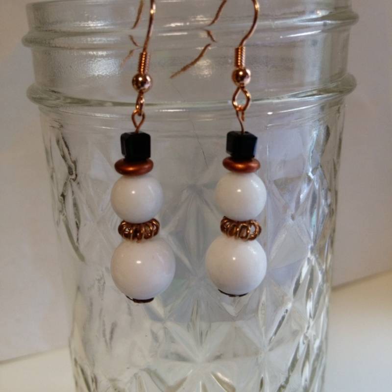 Ohrringe, Ohrringe Weihnachten, Urlaub Oder Weißen Schneemann Ohrstecker Mit Kupfer Ohrbügel, Hat Rim Und Schal Ohrringe, Ohrringe Weihnachten, Urlaub Oder Weißen Schneemann Ohrstecker Mit Kupfer Ohrbügel, Hat Rim Und Schal von AimeeGJewelry