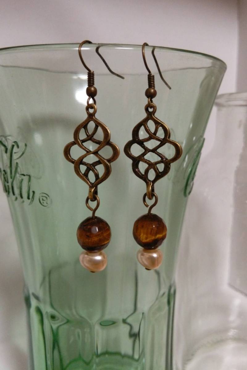 Ohrringe, Perlen Lange Ohrringe Mit Facettierten Tigerauge Und Antik Creme Kartoffel Barocken Czech Glas Ohrringe, Perlen Lange Ohrringe Mit Facettierten Tigerauge Und Antik Creme Kartoffel Barocken Czech Glas von AimeeGJewelry