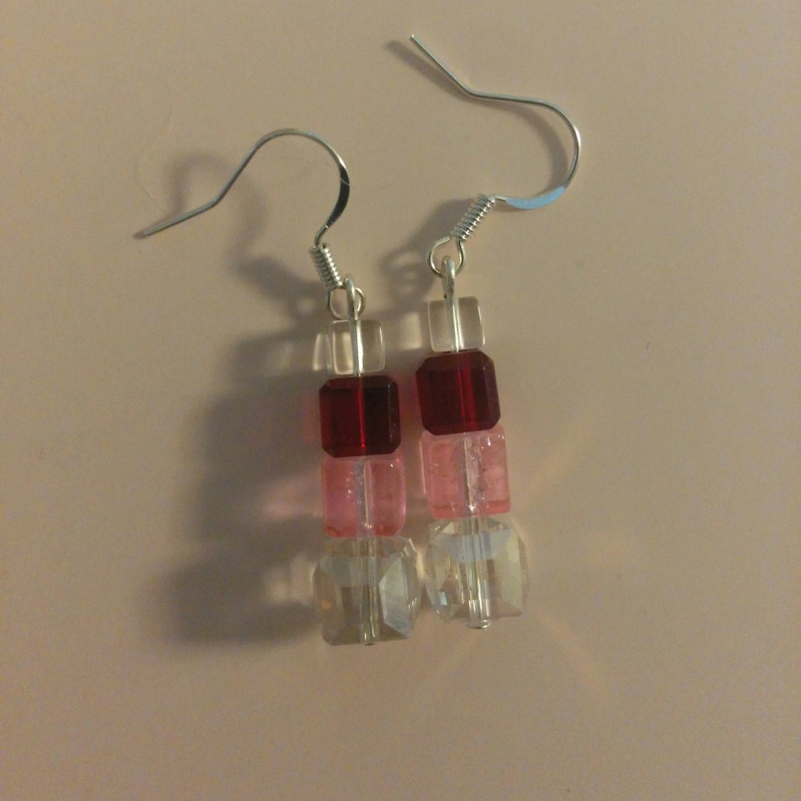 Ohrringe, Rot, Pink Und Square Clear Crystal Ohrringe Mit Sterling Silber Ohrbügel Ohrringe, Rot, Pink Und Square Clear Crystal Ohrringe Mit Sterling Silber Ohrbügel von AimeeGJewelry