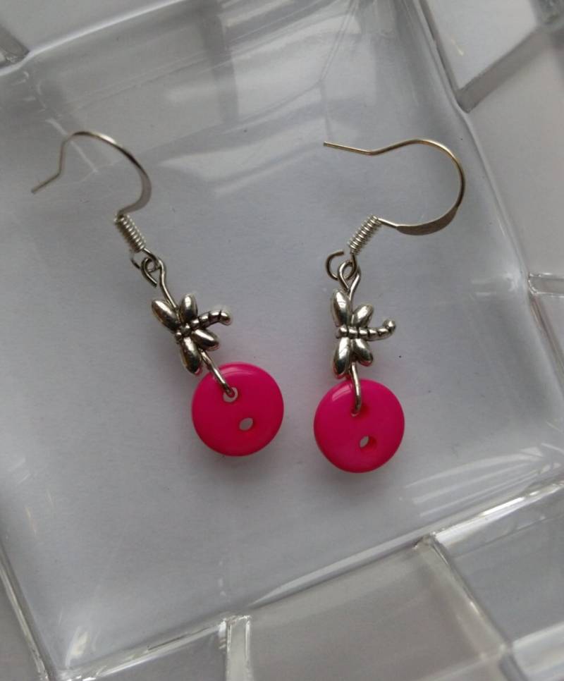 Ohrringe, Zierliche Kleine Libelle Rosa Tasten Und Libelle, Sterling Silber Ohrbügel. Ca. 1 1/4" Lang Ohrringe, Zierliche Kleine Libelle Rosa Tasten Und Libelle, Sterling Silber Ohrbügel. Ca. 1 1/4" Lang von AimeeGJewelry