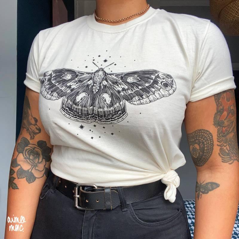 Cecropia Moth Shirt - Motten Print T-Shirt, Tattoo Shirt, Käfer Cecropia Moth Shirt - Motten Print T-Shirt, Tattoo Shirt, Käfer von AimeeMacIllustration