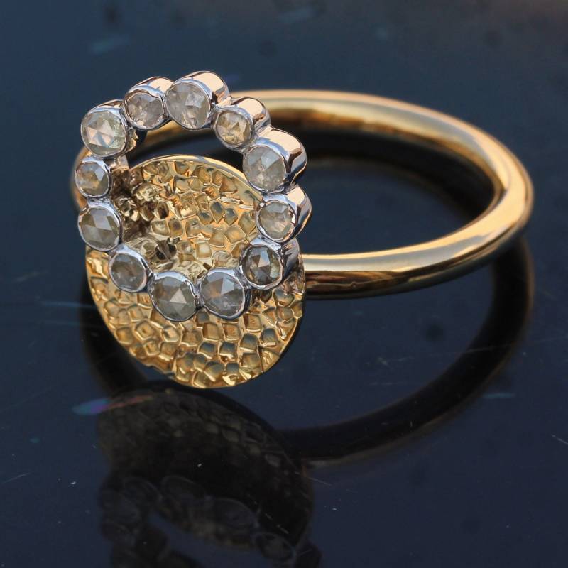 Gehämmerter 18K Gold Diamant Ring Zweifarbiger Edler Schmuck von AiraJoyas