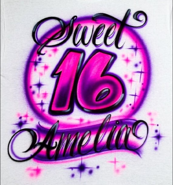 Airbrush T-Shirt Sweet Sixteen Pink Und Lila Name Design Airbrush T-Shirt Sweet Sixteen Pink Und Lila Name Design von AirbrushGenesis