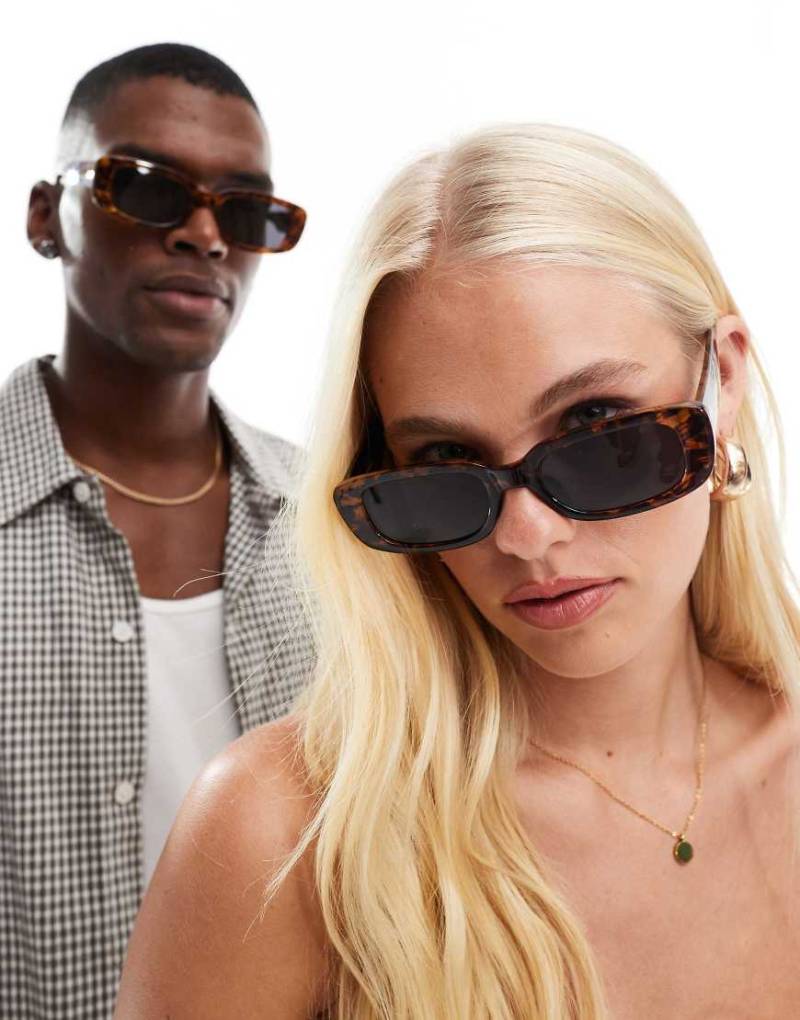 Aire - Ceres - Schmale, rechteckige Sonnenbrille mit dunklem Schildpatt-Muster und schwarzen Gläsern-Braun von Aire