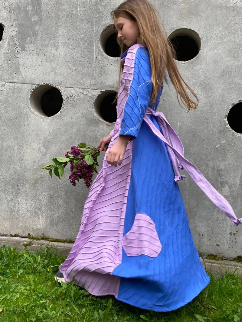 Feenhaftes Leinenkleid Für Mädchen Von Aiste Anaite ~ Beliebige Farbkombinationen Bequem Und Gemütlich Gute Laune Freude von AisteAnaite