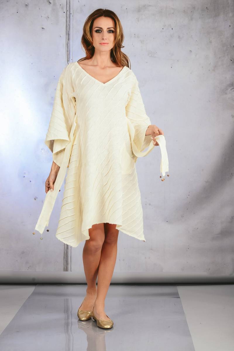 Kleid Mit Ärmeln ~ Cocktailkleid Haute Couture Leinen Unikat Für Brautjungfer Frauen Leinenkleid von AisteAnaite