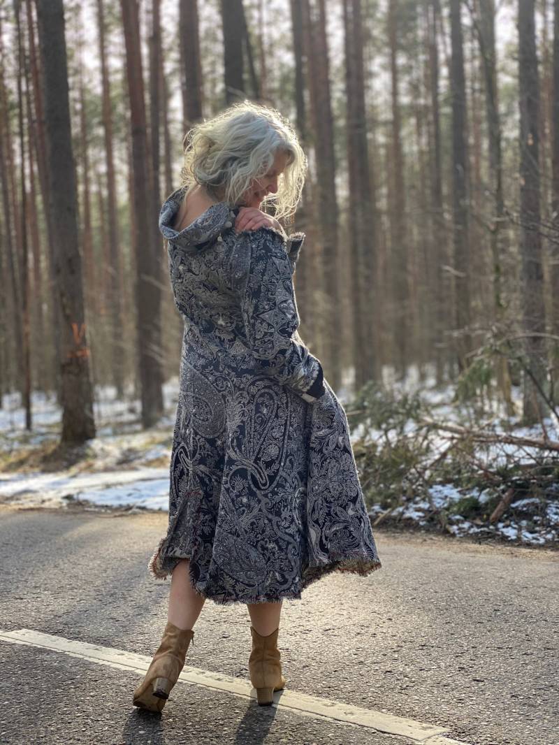 Unter Dem Knie Wolle Frauen Kleid Langarm ~ Einzigartiges Wendekleid Kundenauftrag Dress Your Soul von AisteAnaite