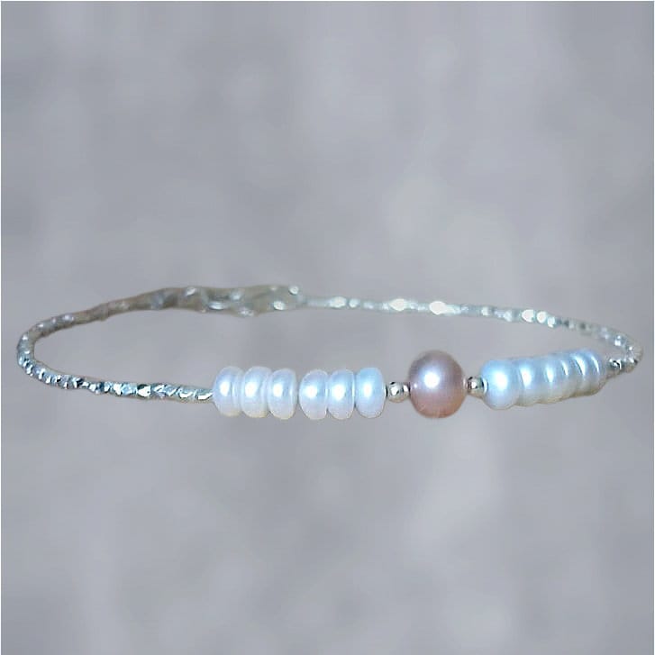 Süsswasserperlen Und Karen Hill Perlen Armband Brautschmuck Bioschmuck Juni Birthstone von AjlaJewelz