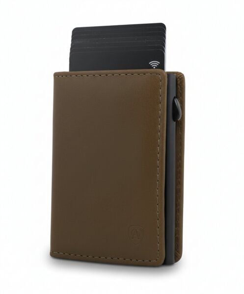 Akaroa Kartenetui Slim Wallet PELLE – Popup Cardholder mit Kartenauswurf von Akaroa