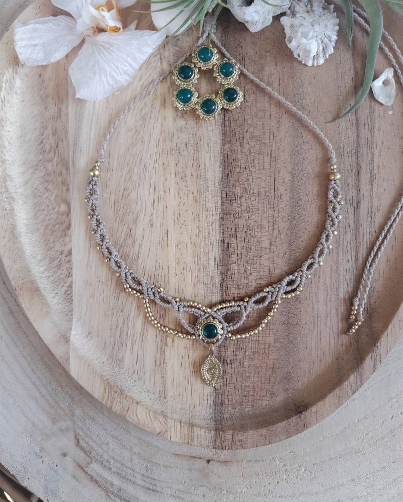 Handgefertigte Halskette ~ Boho-Charm-Halskette Mikromakramee Boho-Schmuck Mineralstein-Halsband Tiara Boho-Design Boho-Geschenk von Akashaknots