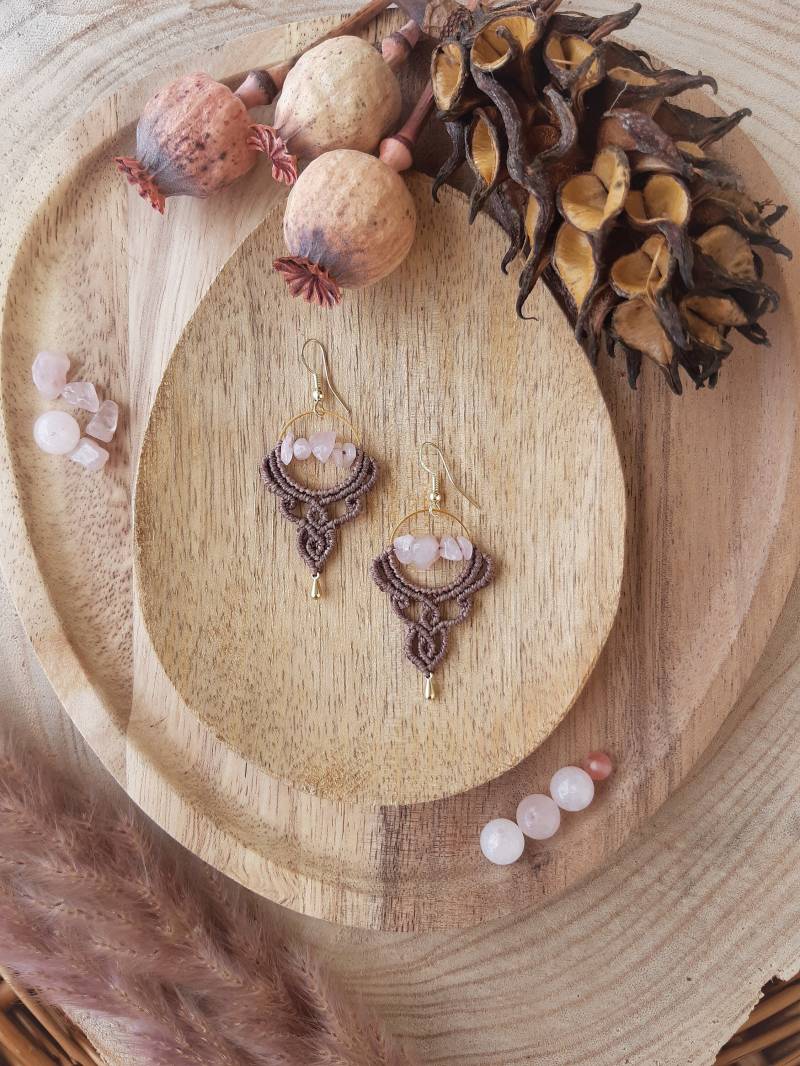 Rosenquarz Makramee Ohrringe ~ Boho Handgemachtes Mikromakramee Brautschmuck Feminine Geschenk von Akashaknots