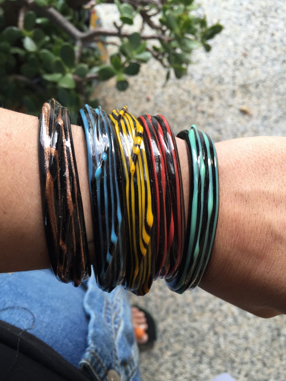 Glas Armreife Glaskunst Armband Geschmolzenes Glasarmband Multicolor Armreifen Bunte Designer Gelber Armreif Schwarzer Glas Armreife Glaskunst Armband Geschmolzenes Glasarmband Multicolor Armreifen Bunte Designer Gelber Armreif Schwarzer von AkashiJewelry