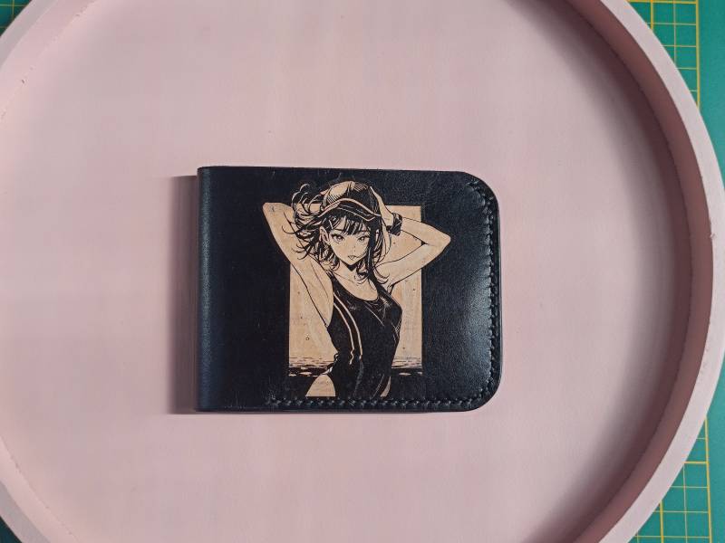 Handgemachtes Portemonnaie Im Anime Stil. Echtes Leder von Akileathercraft
