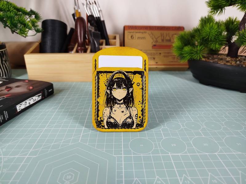 Kartenhalter Aus Leder Im Anime Stil. Handgefertigt. Aus Echtem von Akileathercraft