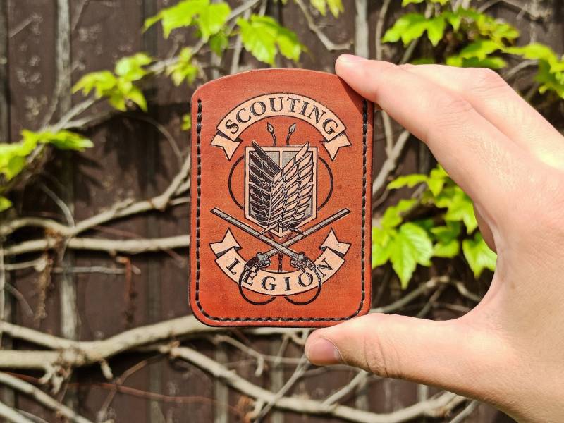 Kartenhalter Aus Leder Im Anime Stil. Handgefertigt. Aus Echtem von Akileathercraft