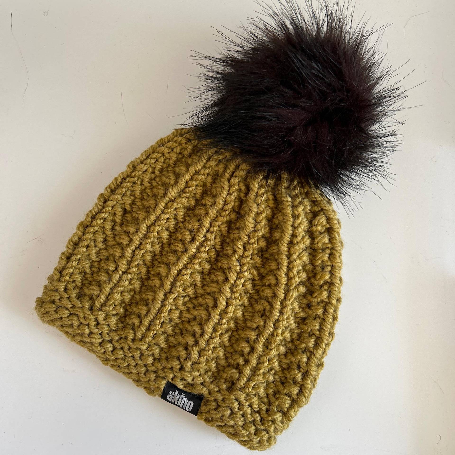 Wintermützen + Handgestrickt Mit Fleece Dicke Mütze Bommel Abnehmbar Damen Kunstfellbommel von AkinoBoutique