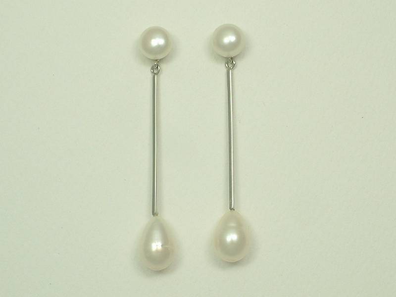 Weiß Gold Hängende Ohrringe Mit Weißen Perlen von AkoyaPearls