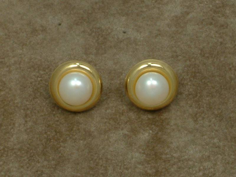 Weiße Perlen Ohrringe in Gold 750 von AkoyaPearls