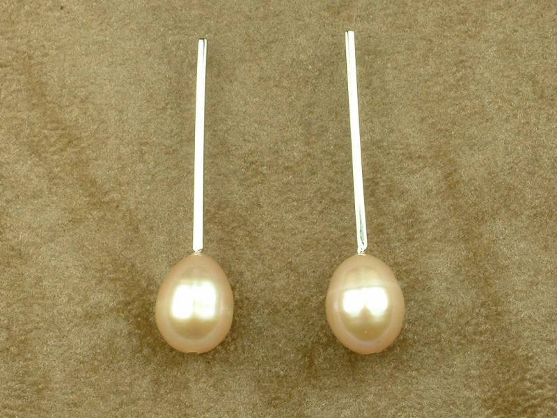 Weißgold Hängende Ohrringe Mit Rosa Perlen von AkoyaPearls