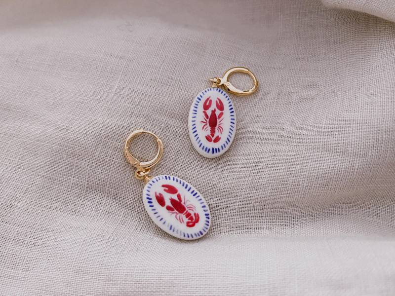 Kaltporzellan Hummer Ohrringe - 18K Echt Vergoldet von Akrazia