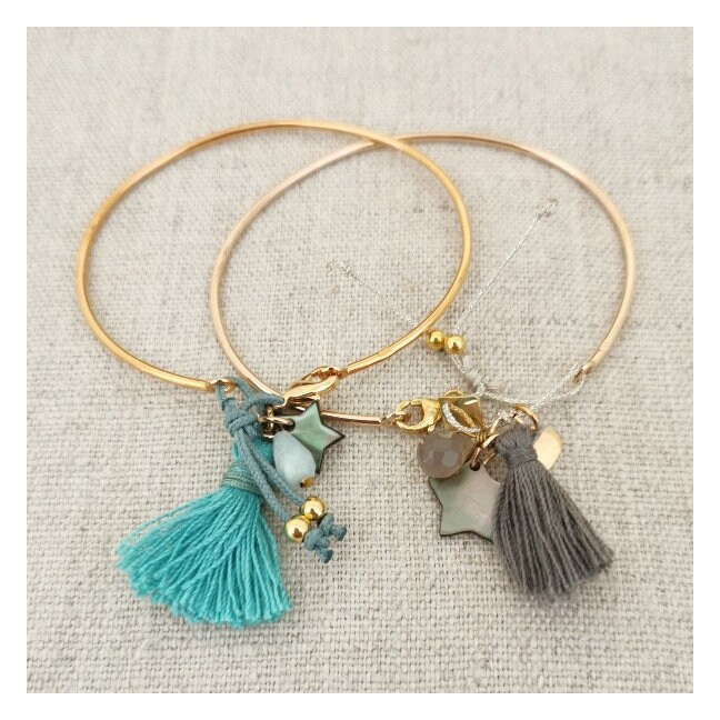 Armband Silber Oder Vergoldet Mit Mehreren Charms Pompon, Stein Und Perlmutt in Verschiedenen Farben Armband Silber Oder Vergoldet Mit Mehreren Charms Pompon, Stein Und Perlmutt in Verschiedenen Farben von AlabridesLezards