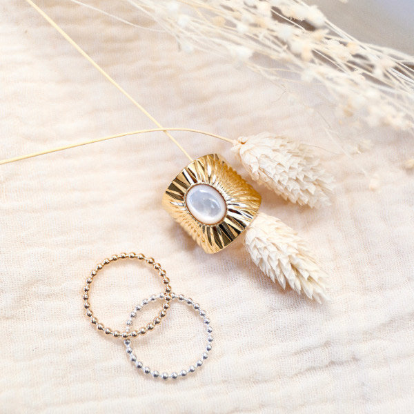 Vergoldeter Ring Mit Naturfarbenem Stein Vergoldeter Ring Mit Naturfarbenem Stein von AlabridesLezards