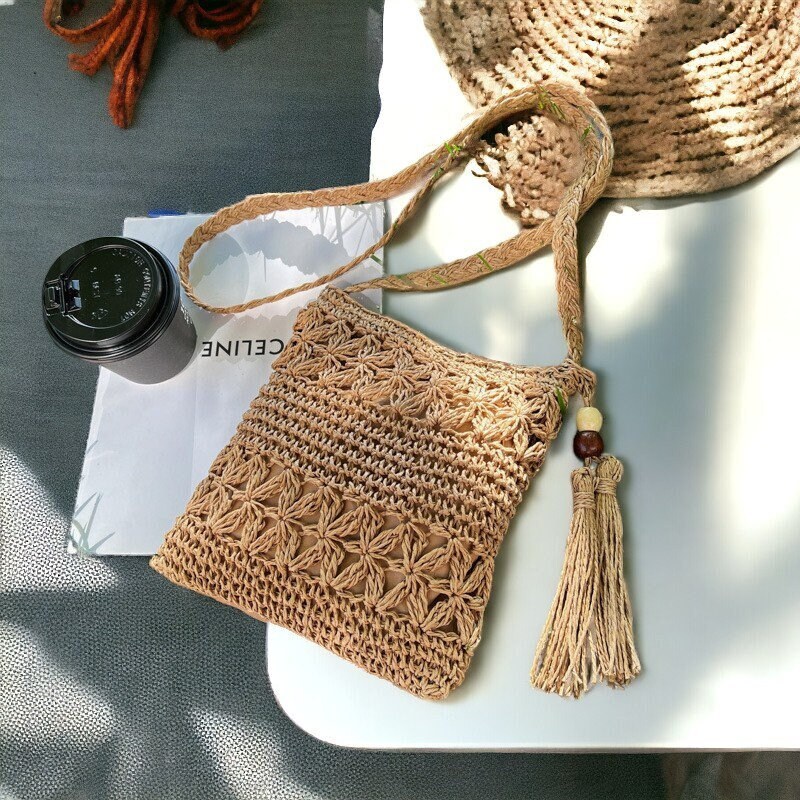 Handgewebte Stroh Crossbody Tasche, Boho Resort Wear von AladdinEthnicBags