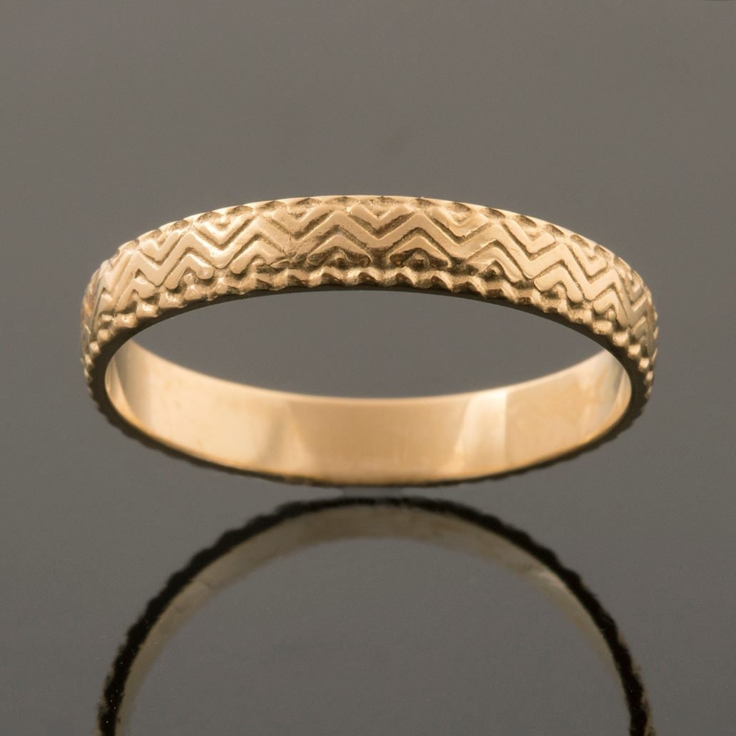 Ring Für Frauen, 18K Gold Ring, Band 18K Band, Hochzeitsring Einzigartiger Hochzeitsring, Gemusterter Boho von Alagia