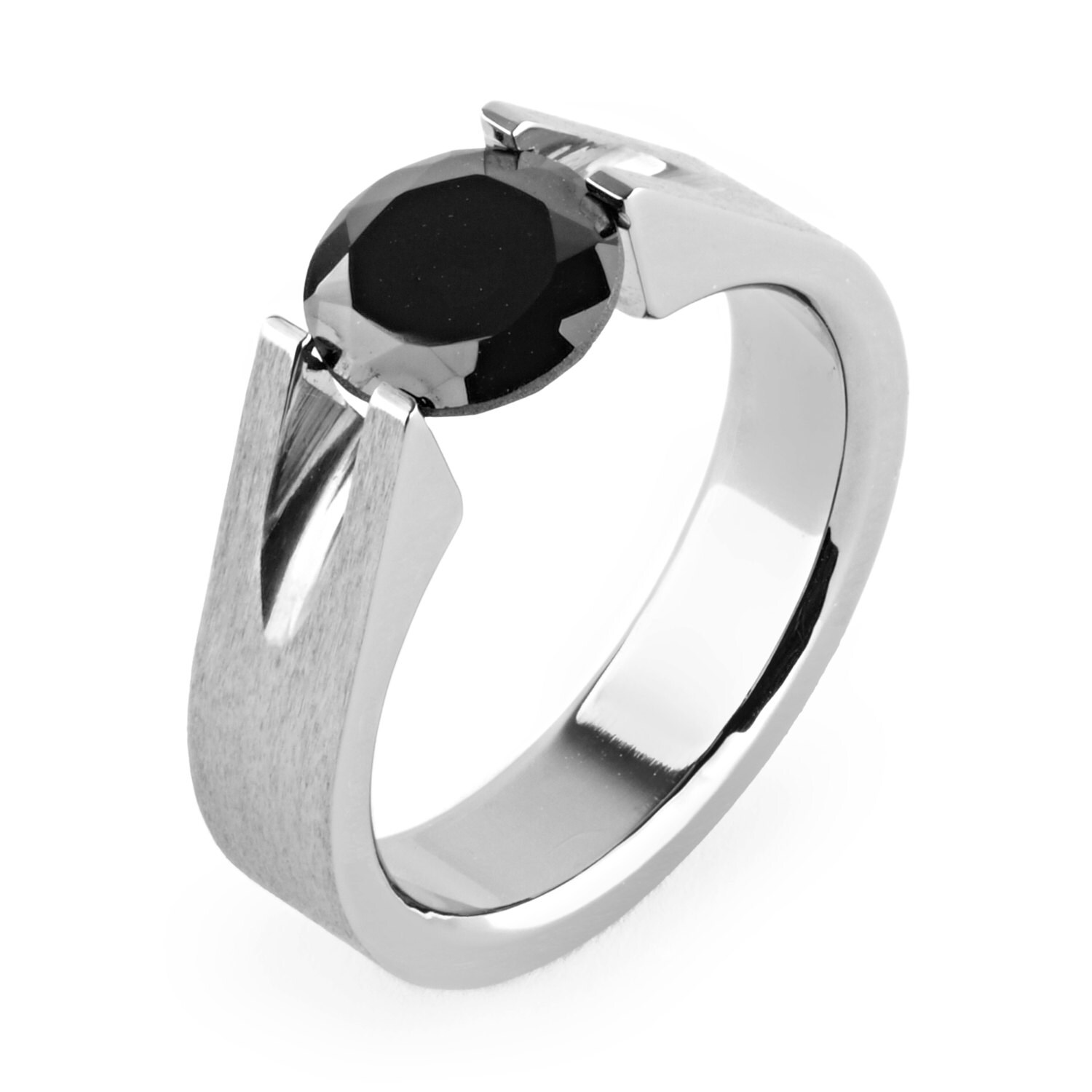 5mm Titanium & Schwarz Cz Spannung-Set Ring Maßarbeit von AlainRaphaelJewelry