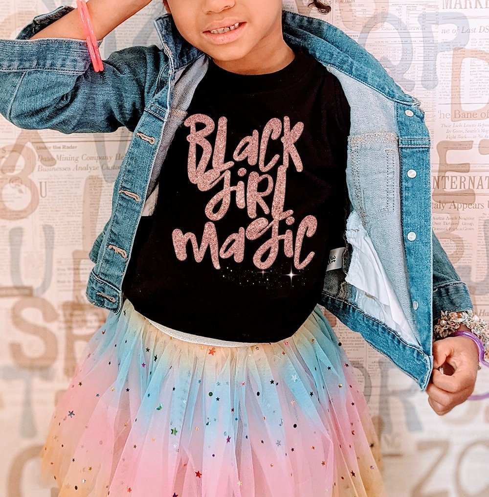 Rose Gold Glitzer Black Girl Magic Shirt Oder Baby Body Pink, Mädchen Schwarz Geschichte, Kleinkind Pride, Baby History Kids, Shower von AlaineAndEvette