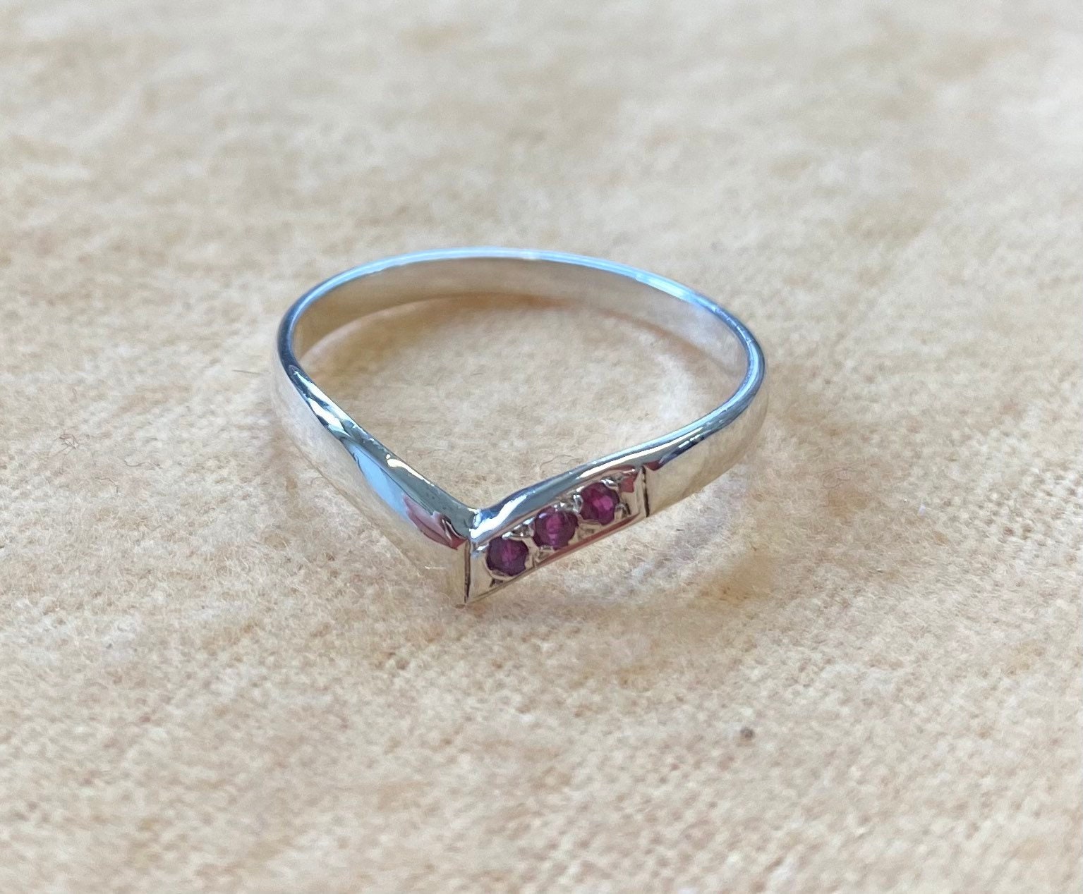 Silber Granat Wishbone Ring - Multi Stein Januar Geburtsstein Große Auswahl Verfügbar Silber Granat Wishbone Ring - Multi Stein Januar Geburtsstein Große Auswahl Verfügbar von AlanStevenJewellery