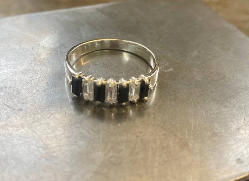 Sterling Silber Saphir Ring - Besetzt Mit Zirkonia Januar Geburtsstein Steine Im Baguetteschliff Große Größenauswahl Verfügbar von AlanStevenJewellery