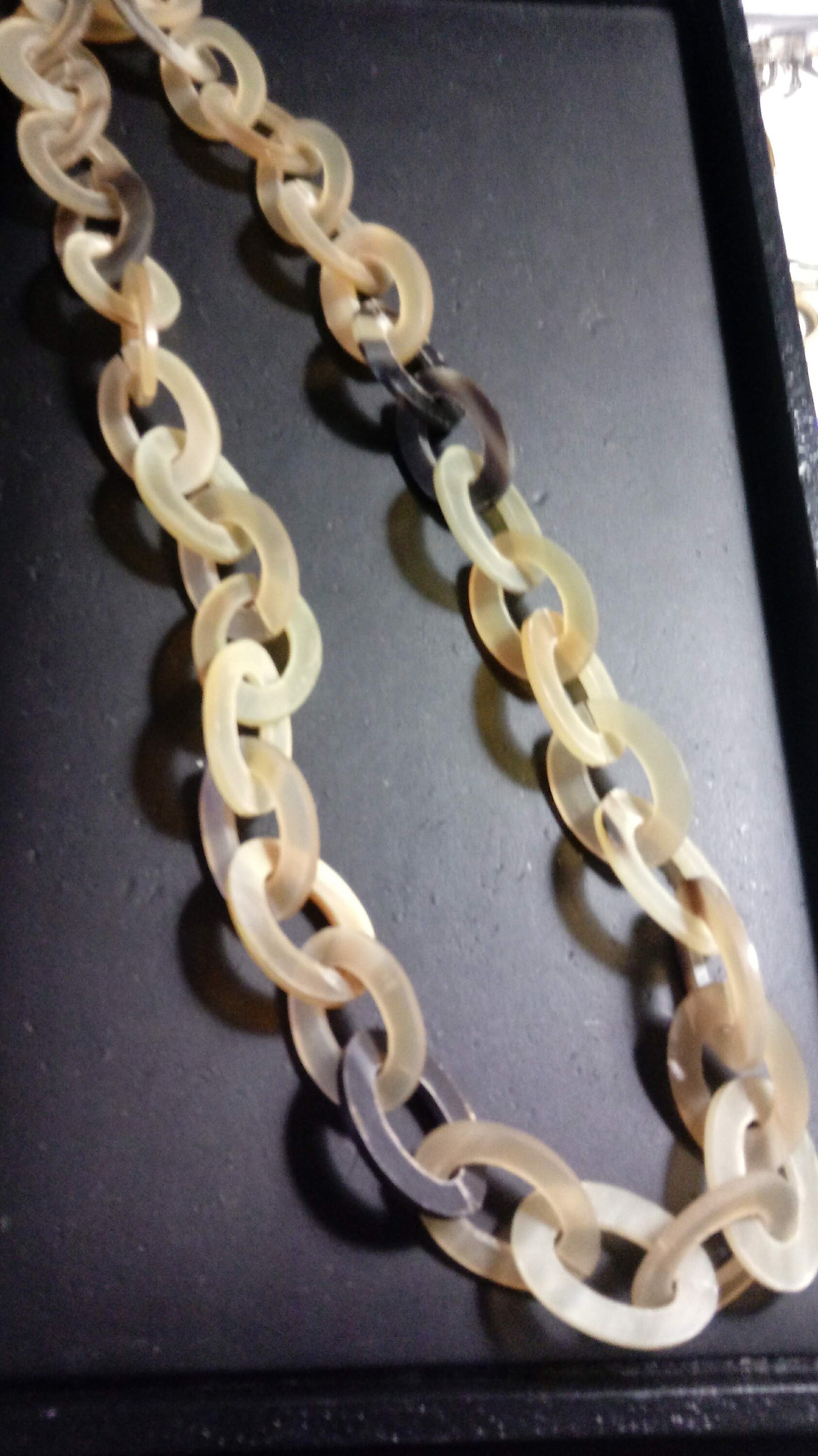 Handgeschnitzte Kuhhorns Halsketten von AlansJewelry