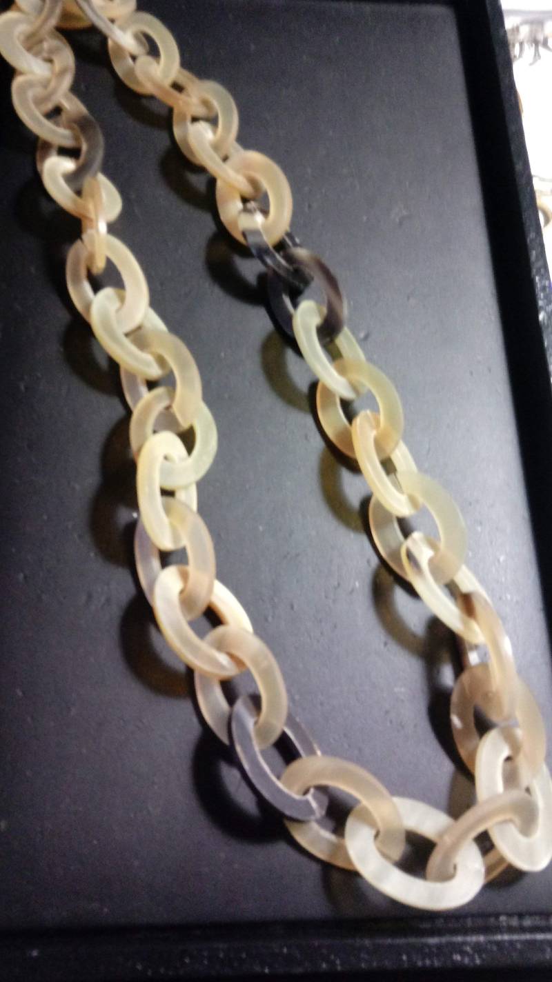 Handgeschnitzte Kuhhorns Halsketten Handgeschnitzte Kuhhorns Halsketten von AlansJewelry