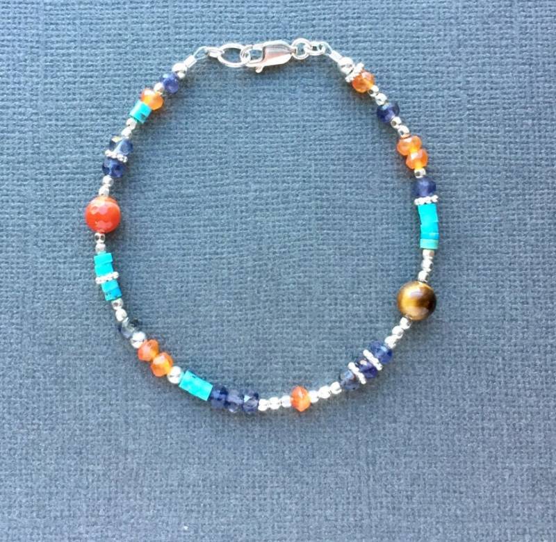 Armband Aus 925Er Silber Mit Mehreren Edelsteinen Türkis, Iolith, Karneol, Tigerauge von AlaskaDaisy