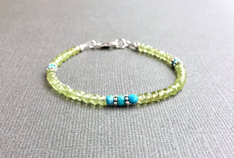 Peridot Und Türkis Perlen Armband, Edelsteine, Boho Skinny Stacking, August Birthstone, Lime Grün, Sterling Silber, Geschenk Für Sie von AlaskaDaisy