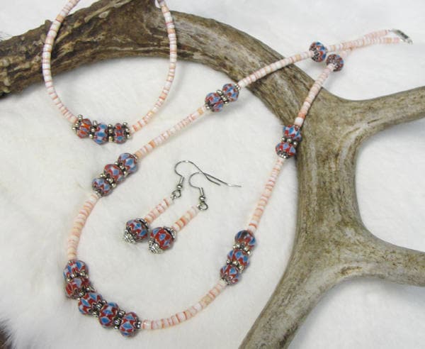 Chevron Halskette, Armband & Ohrring Set von AlaskaFurExchange