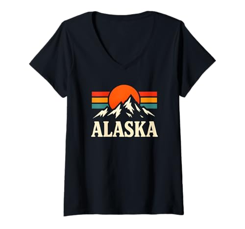 Damen Alaska Vintage Mountain Sunset Wildness Wildlife Outdoor T-Shirt mit V-Ausschnitt Damen Alaska Vintage Mountain Sunset Wildness Wildlife Outdoor T-Shirt mit V-Ausschnitt von Alaskan Adventure Apparel