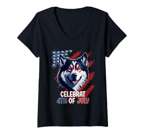 Damen 4. Juli US-Flagge Alaskan Malamute Hund Design T-Shirt mit V-Ausschnitt von Alaskan Malamute by GTSTDesign Store