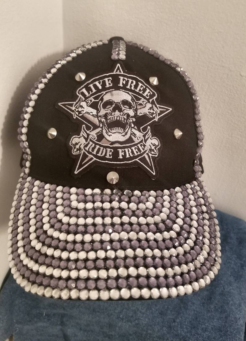 Live Free Ride Biker Hut von AlayahBoutique