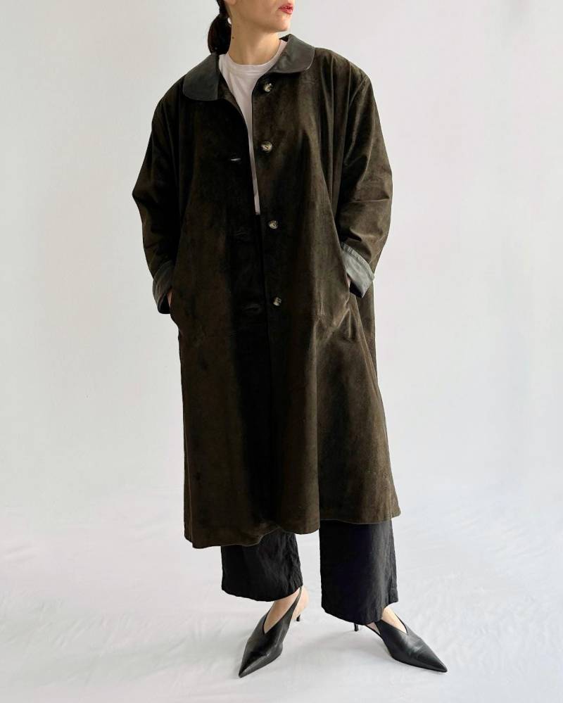 Vintage 90Er Jahre Wildleder Mantel Dunkelbrauner Oversized Mantel, Hergestellt in Spanien von AlbaVintageStudio