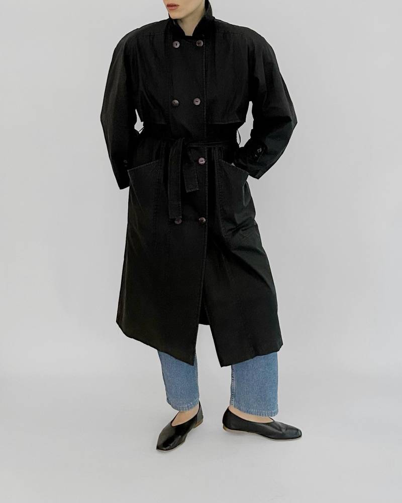 Vintage 90Er Jahre Trenchcoat Mit Schwarzem Gürtel von AlbaVintageStudio
