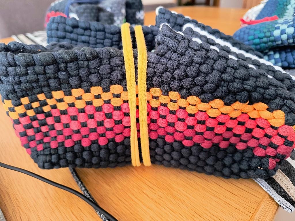 Hausschuhe Hudlasock Endschuhe Männer Frauen Diverse Farben, Größen Von Gr. 36 - 45 Hand Made Unikat Upcycling von Albtraditionelles