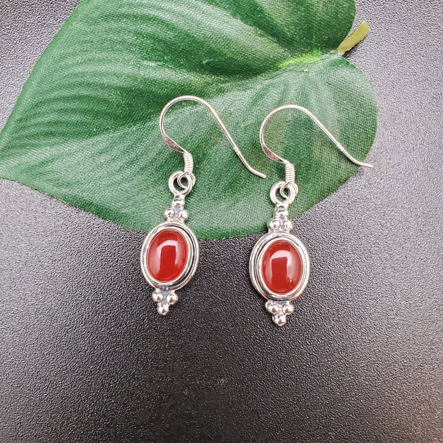 Socute925 Schöne Karneol Ohrringe | Kleiner Zierlicher Heilstein Zierliche Sterling Silber Made in Usa Socute925 Schöne Karneol Ohrringe | Kleiner Zierlicher Heilstein Zierliche Sterling Silber Made in Usa von AlbuquerqueDesigns