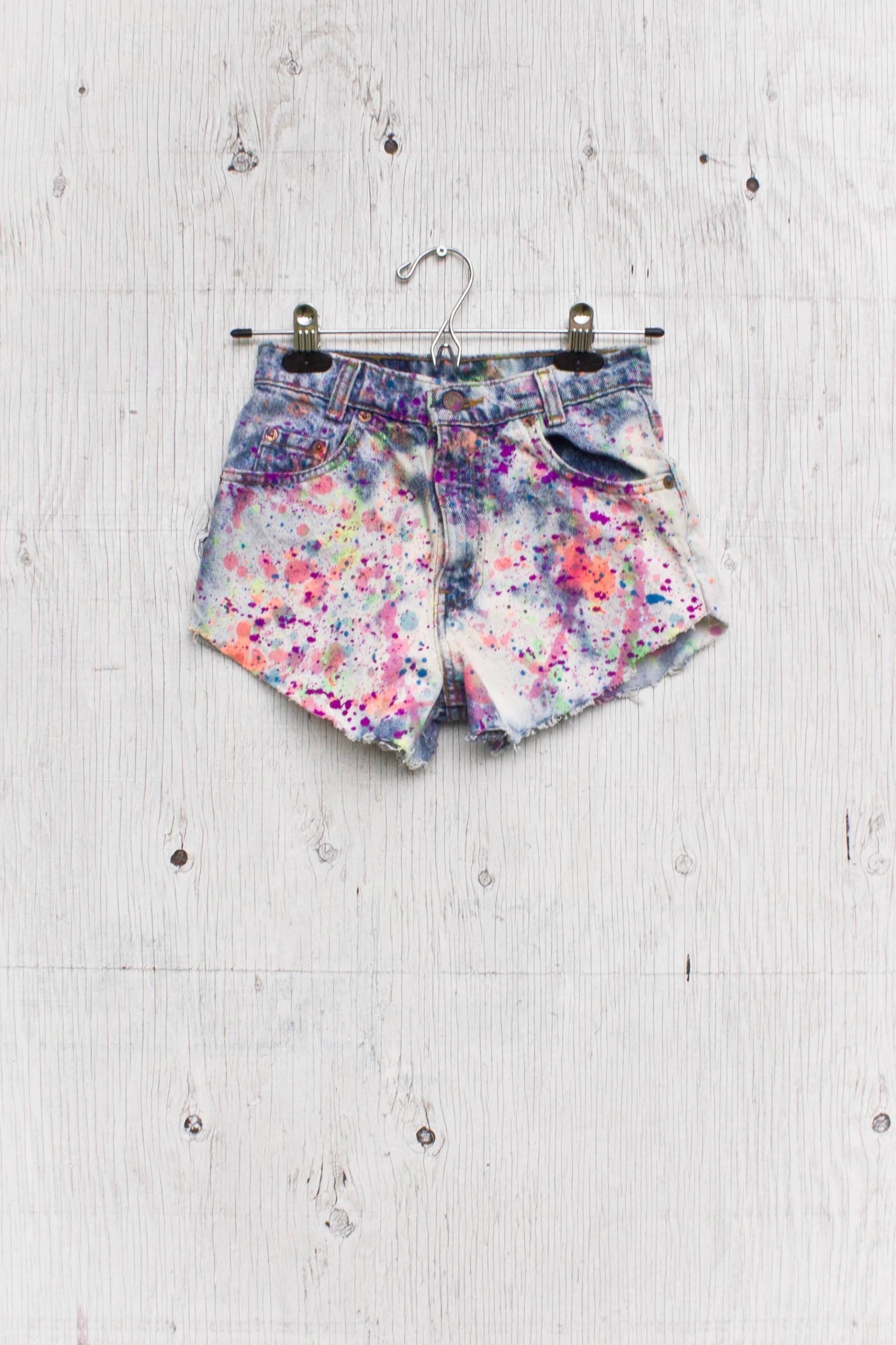 90Er High Waisted Denim Cut-Offs - Jahre Splatter Paint Levi Shorts Hohe Taille Mom Kleine Größe Vintage Sommer von AlchemillaMercantile