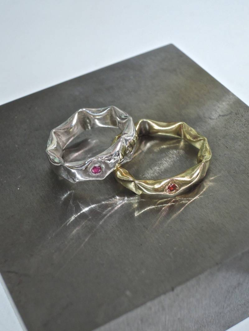 Einzigartiger Silber Puffy Ring Set Mit Ruby Perfect Geschenk Einzigartiger Silber Puffy Ring Set Mit Ruby Perfect Geschenk von Alchemllery