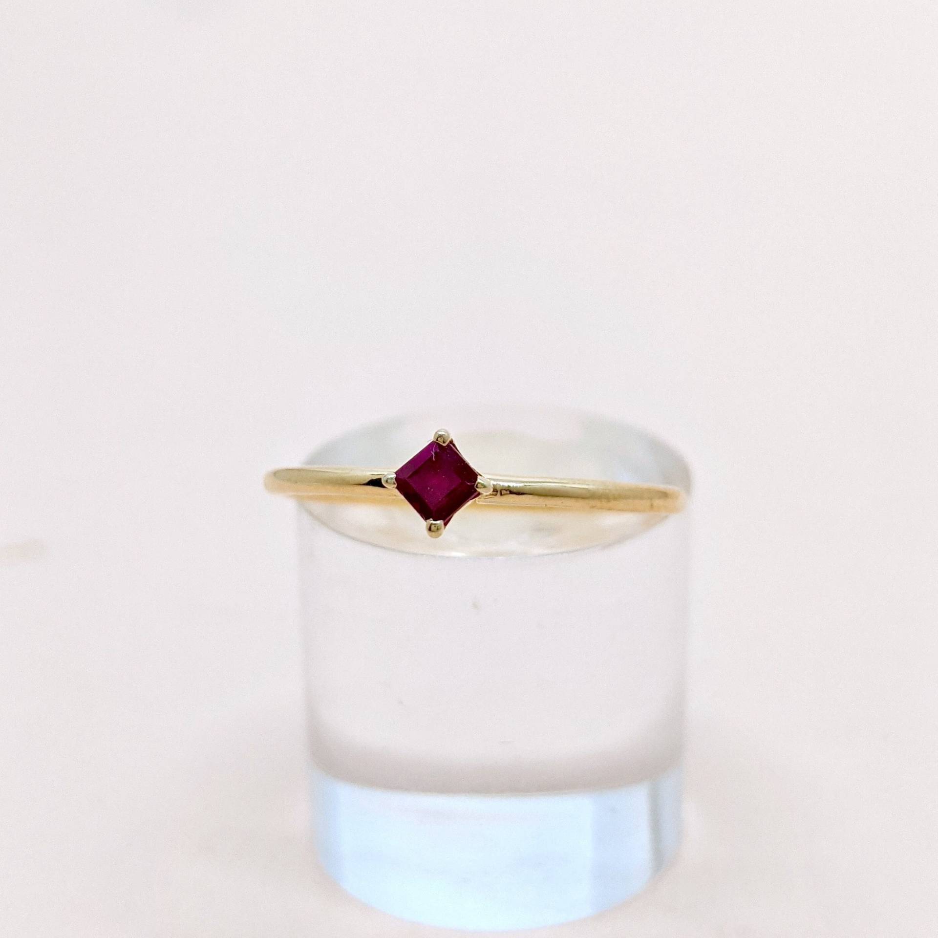 14K Gold Rubin Ring Stapelring Art Deco Baguette Feiner Zierlicher Alltagsring Aus Massivem Juli Geburtsstein Hochzeitsgeschenk Für Sie von AlchemyJewelryIN