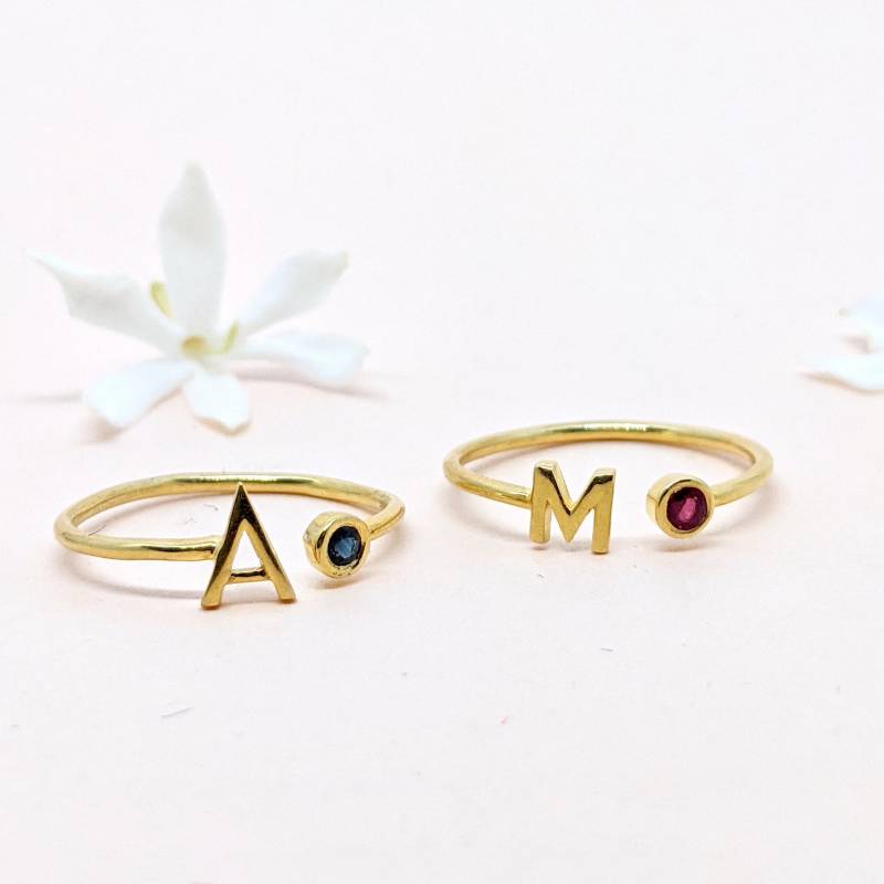 Namensring Benutzerdefinierte Anfangsring Alphabet Ring Buchstabenring Personalisieren Birthstone Stapelbarer Trendy Geburtstagsgeschenk von AlchemyJewelryIN